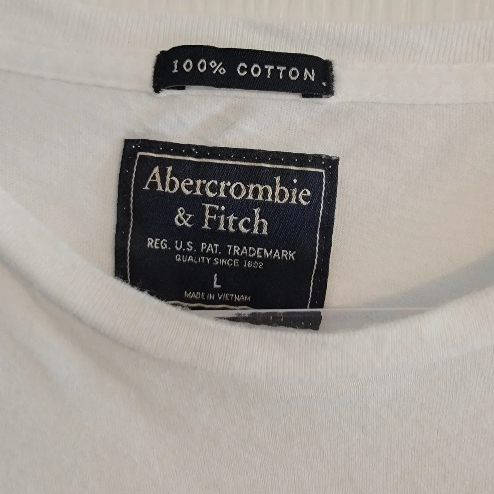Abercrombie and Fitch tshirt size large